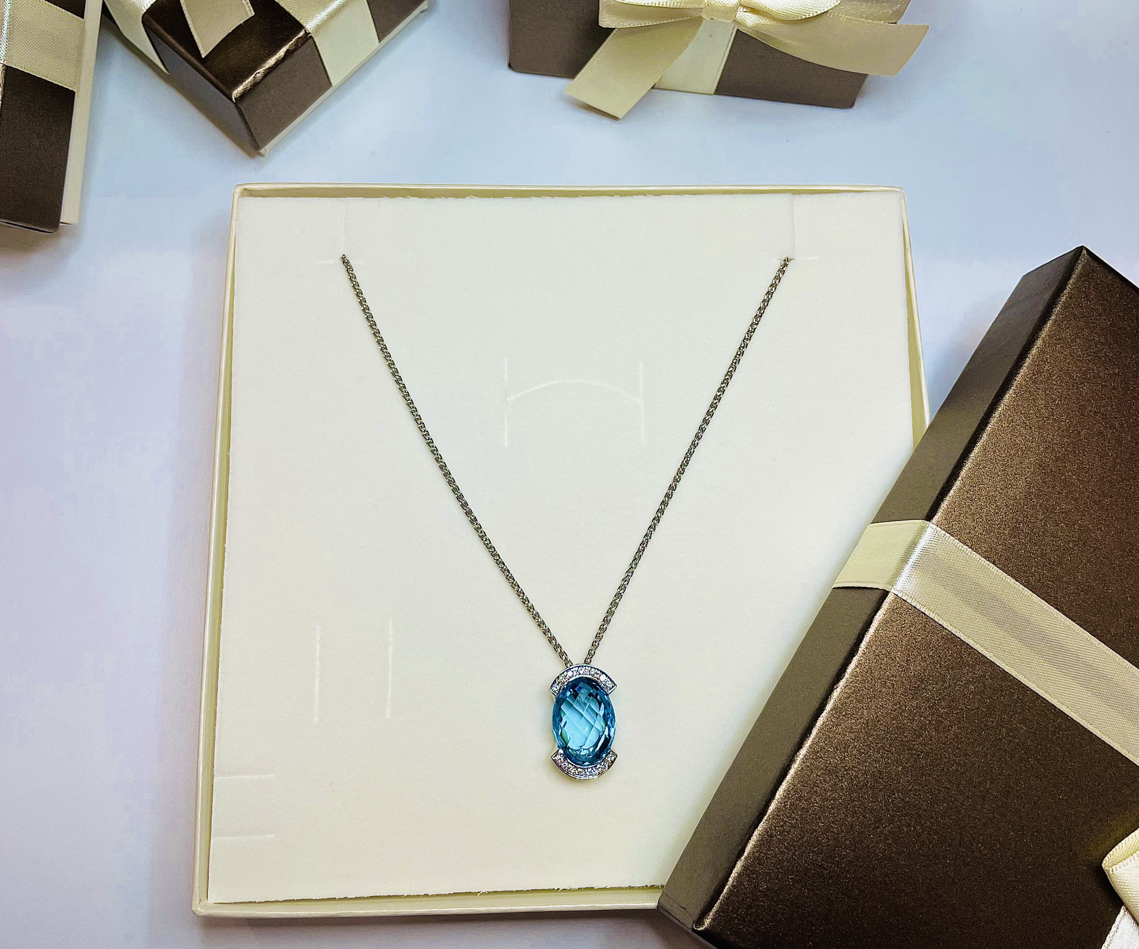 COLLANA 
